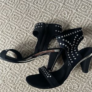 Stunning Onex Black and Silver Shoes (size 8)